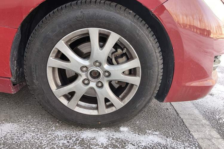 Used Mazda 6 2011 2.0L Automatic Elite Edition Right Front Wheel Hub