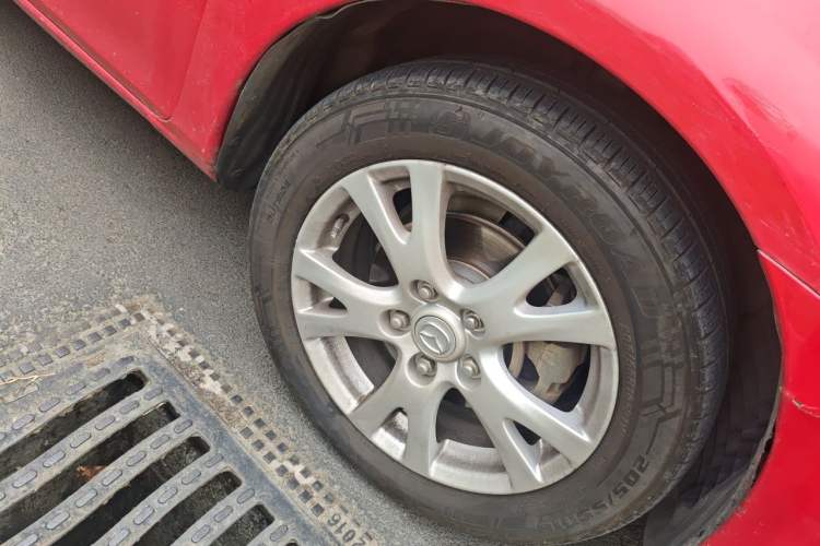 Used Mazda 6 2011 2.0L Automatic Fashion Edition Right Front Wheel Hub