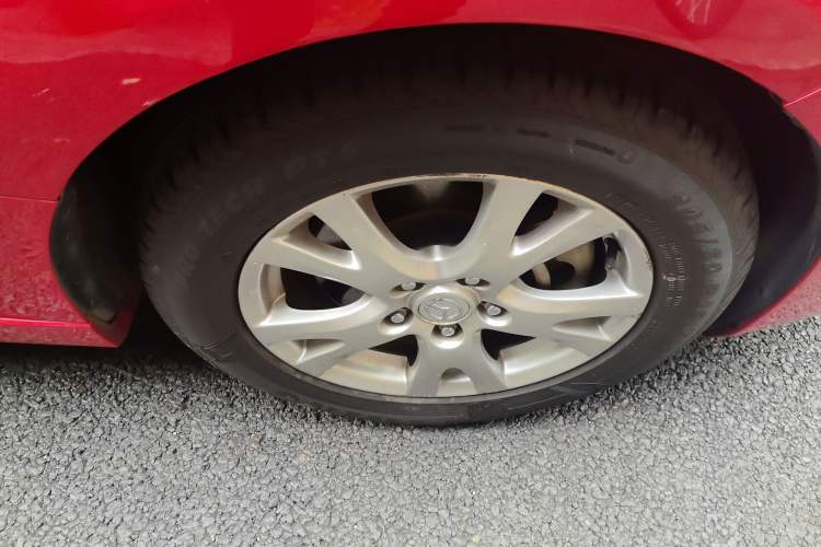 Used Mazda 6 2011 2.0L Automatic Elite Edition Right Front Wheel Hub