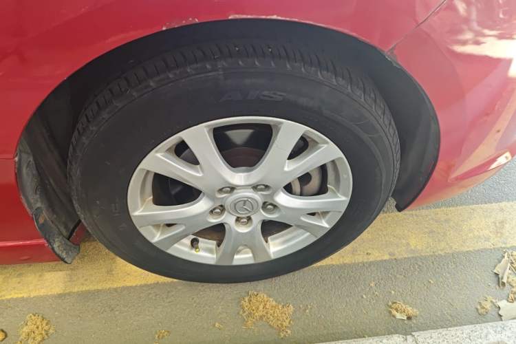 Used Mazda 6 2011 Coupe 2.0L Automatic Elite Edition Right Front Wheel Hub
