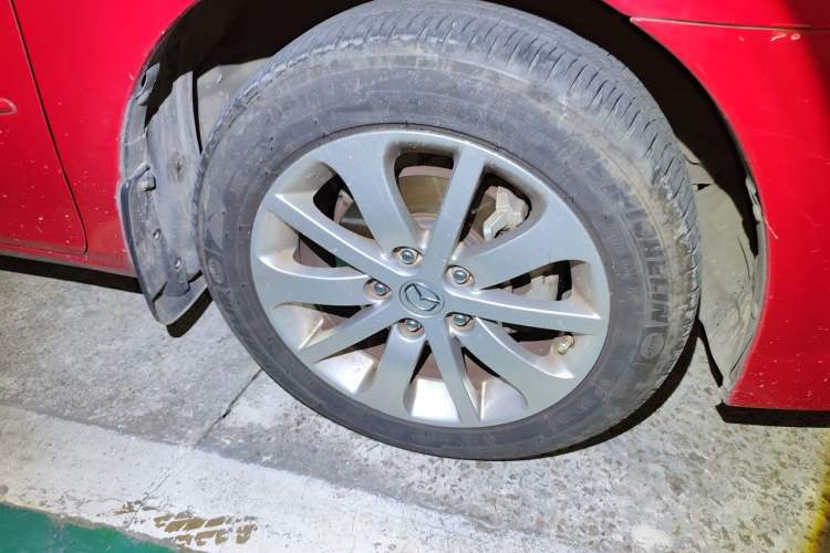 Used Mazda 6 2011 2.0L Automatic Fashion Edition Right Front Wheel Hub
