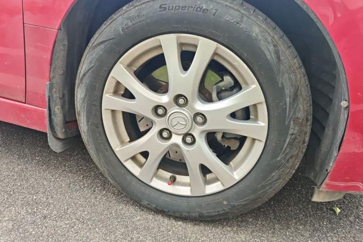 Used Mazda 6 2011 2.0L Automatic Elite Edition Right Front Wheel Hub