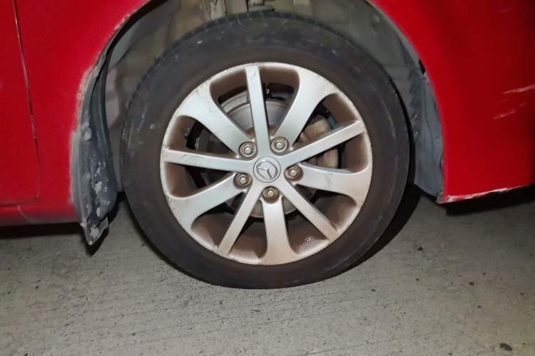 Used Mazda 6 2011 2.0L Automatic Fashion Edition Right Front Wheel Hub