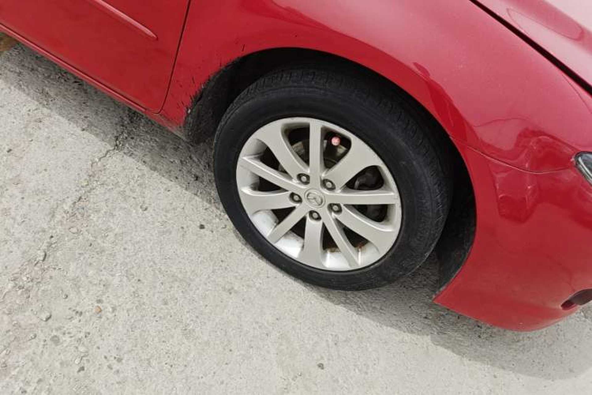 Used Mazda 6 2011 2.0L Automatic Fashion Edition Right Front Wheel Hub