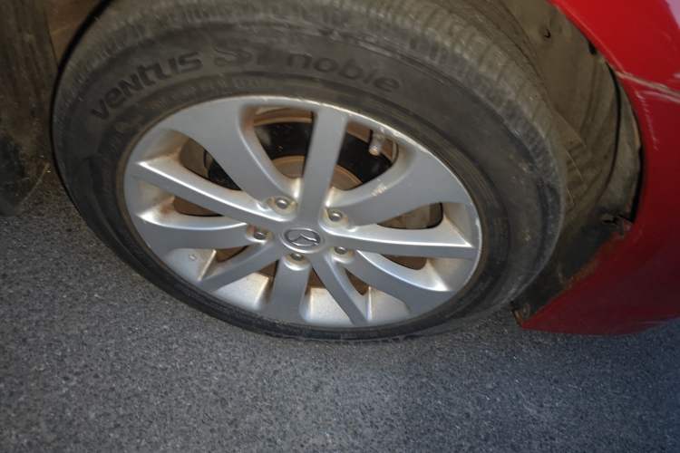 Used Mazda 6 2011 2.0L Automatic Fashion Edition Right Front Wheel Hub