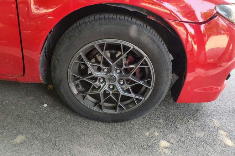 Used Mazda 6 2011 2.0L Automatic Fashion Edition Right Front Wheel Hub