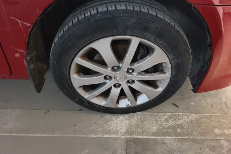 Used Mazda 6 2011 2.0L Automatic Fashion Edition Right Front Wheel Hub