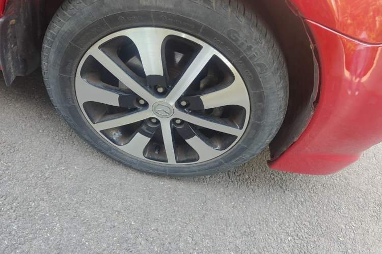 Used Mazda 6 2011 2.0L Automatic Fashion Edition Right Front Wheel Hub
