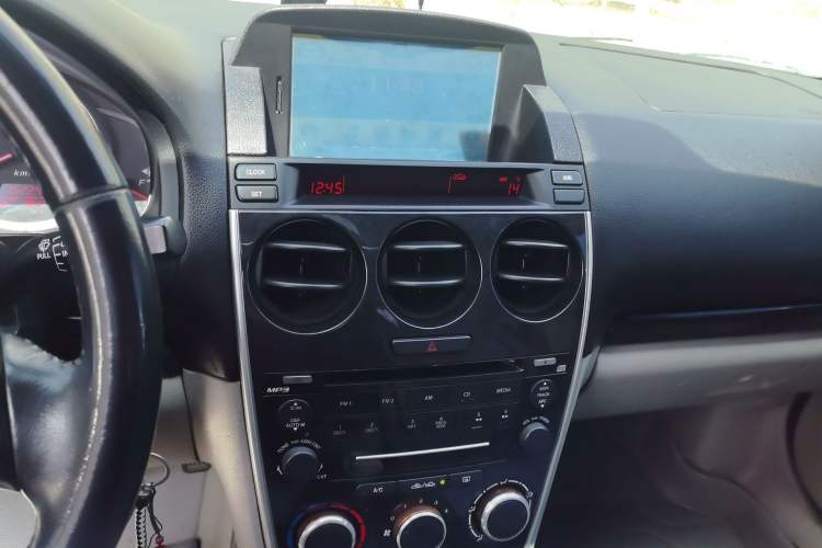 Used Mazda 6 2011 2.0L Automatic Luxury Version Audio And AC Panel