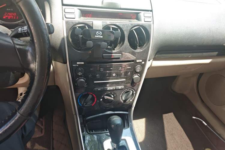 Used Mazda 6 2011 2.0L Automatic Fashion Edition Audio And AC Panel