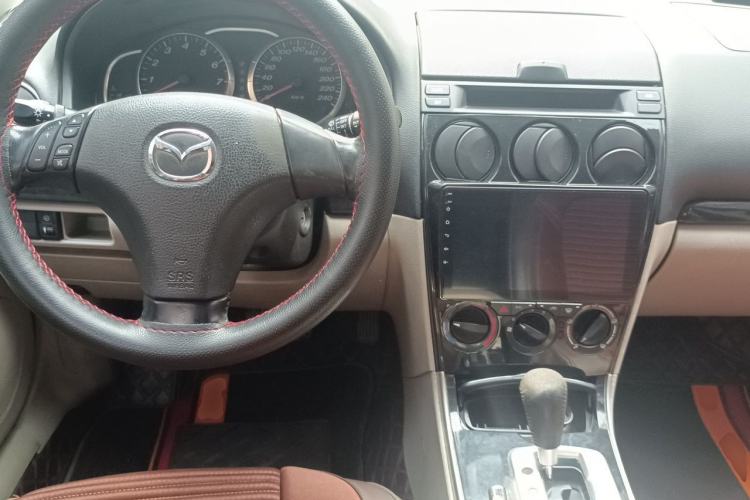 Used Mazda 6 2011 2.0L Automatic Ultra-Luxury Version Center Console