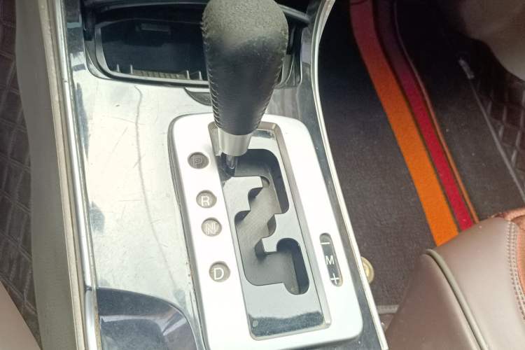Used Mazda 6 2011 2.0L Automatic Ultra-Luxury Version Gear Lever