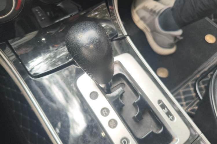 Used Mazda 6 2011 2.0L Automatic Ultra-Luxury Version Gear Lever