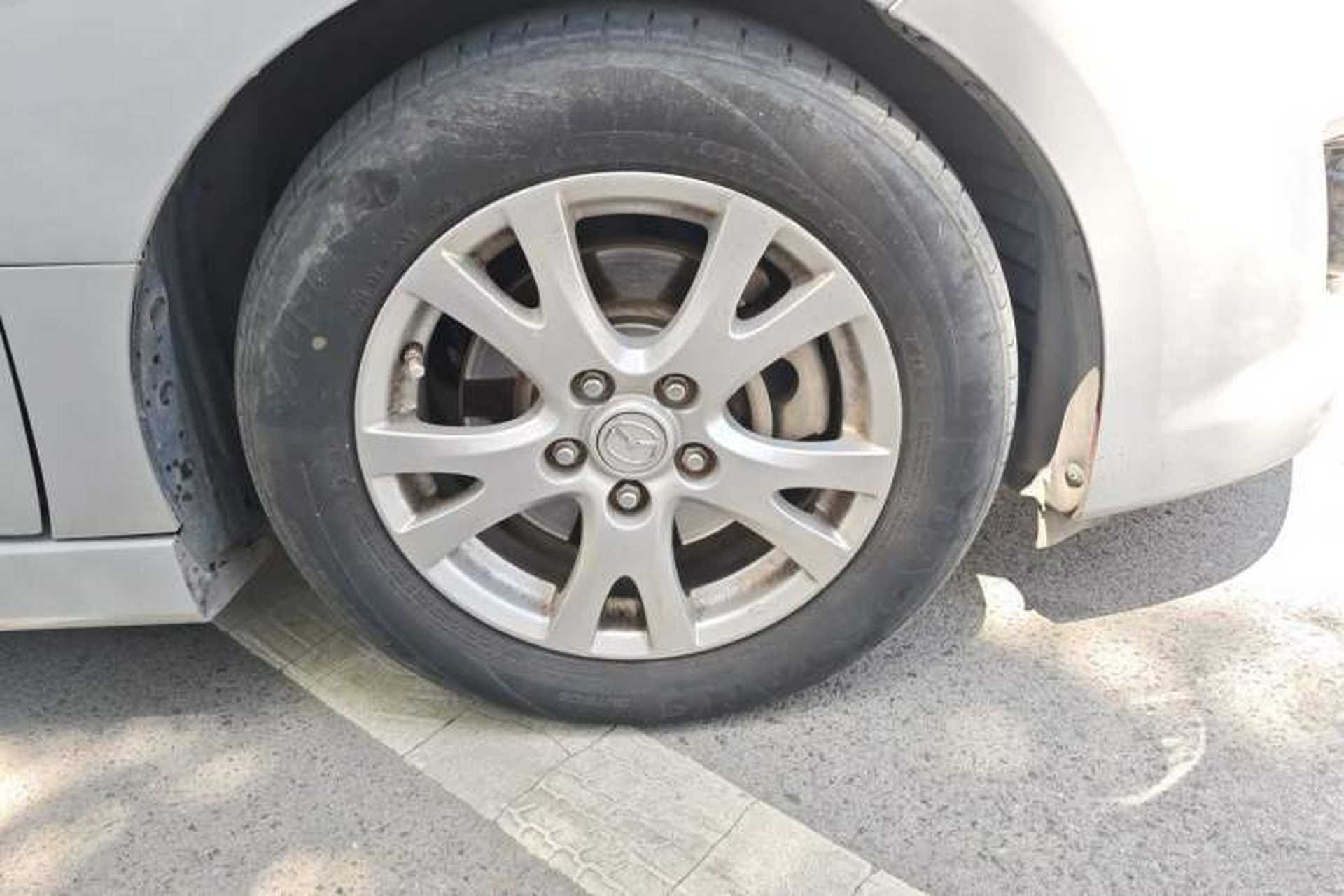 Used Mazda 6 2011 Coupe 2.0L Automatic Elite Edition Right Front Wheel Hub