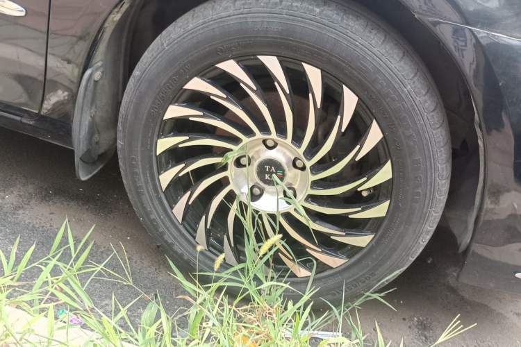 Used Mazda 6 2011 2.0L Automatic Ultra-Luxury Version Right Front Wheel Hub