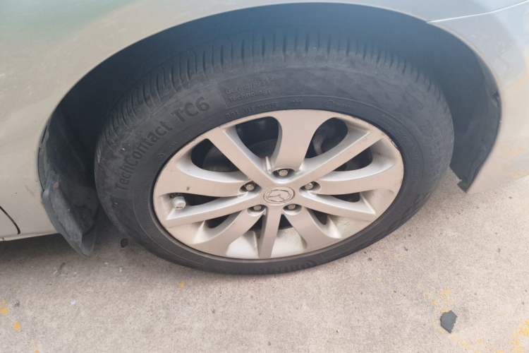 Used Mazda 6 2011 2.0L Automatic Ultra-Luxury Version Right Front Wheel Hub
