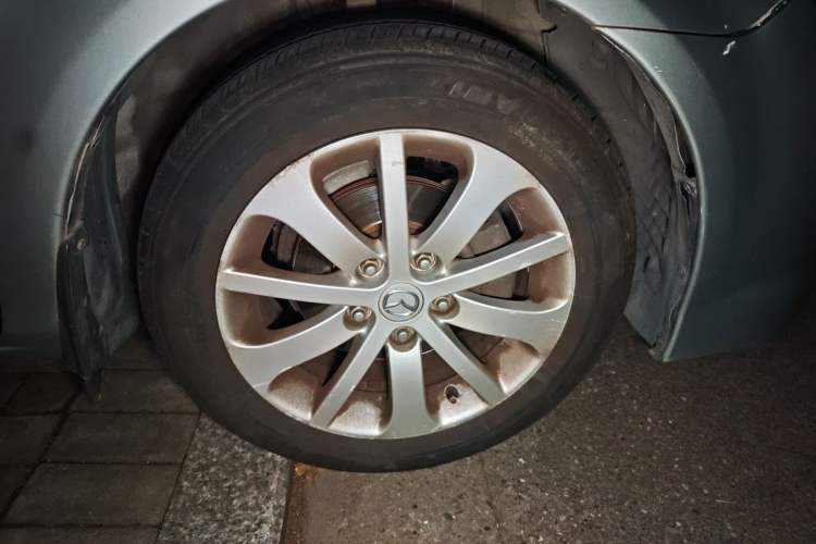 Used Mazda 6 2011 2.0L Automatic Fashion Edition Right Front Wheel Hub