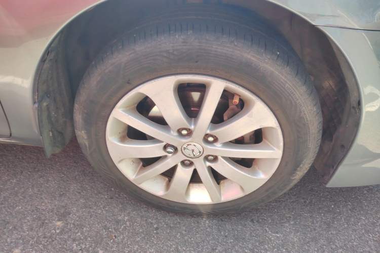 Used Mazda 6 2011 2.0L Automatic Fashion Edition Right Front Wheel Hub