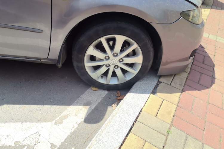 Used Mazda 6 2011 2.0L Automatic Luxury Version Right Front Wheel Hub