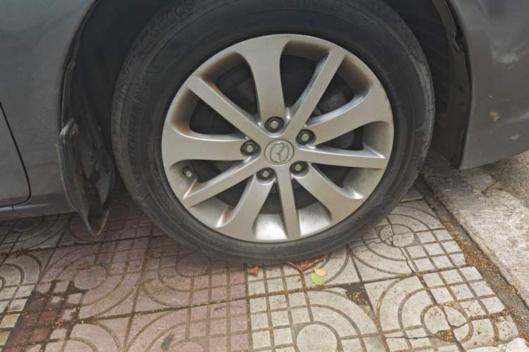 Used Mazda 6 2011 2.0L Automatic Fashion Edition Right Front Wheel Hub