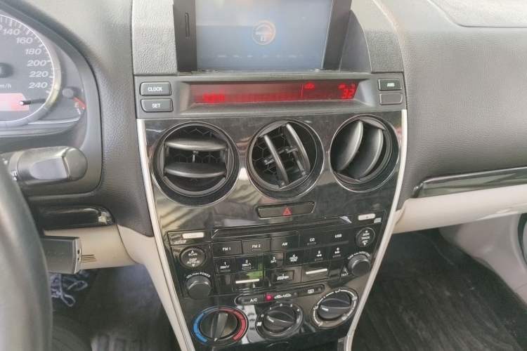 Used Mazda 6 2011 2.0L Automatic Luxury Version Audio And AC Panel