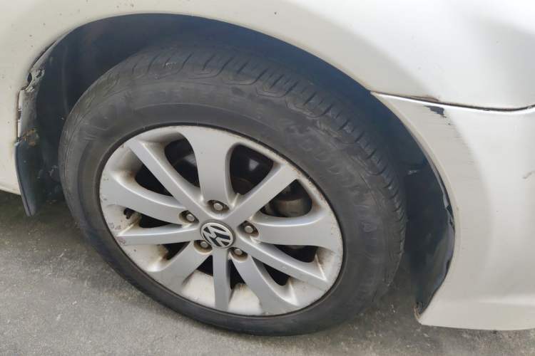 Used Mazda 6 2011 2.0L Automatic Fashion Edition Right Front Wheel Hub