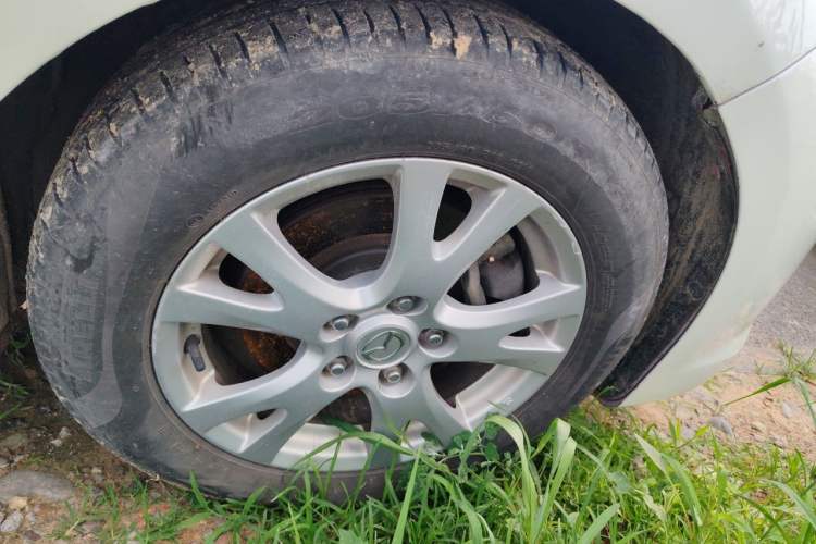 Used Mazda 6 2011 Coupe 2.0L Automatic Elite Edition Right Front Wheel Hub