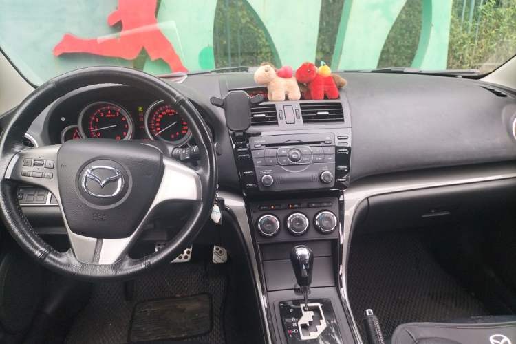 Used Mazda 6 2012 Coupe 2.0L Automatic Elite Edition Center Console