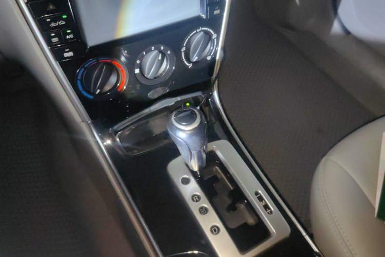 Used Mazda 6 2012 2.0L Automatic Fashion Edition Gear Lever