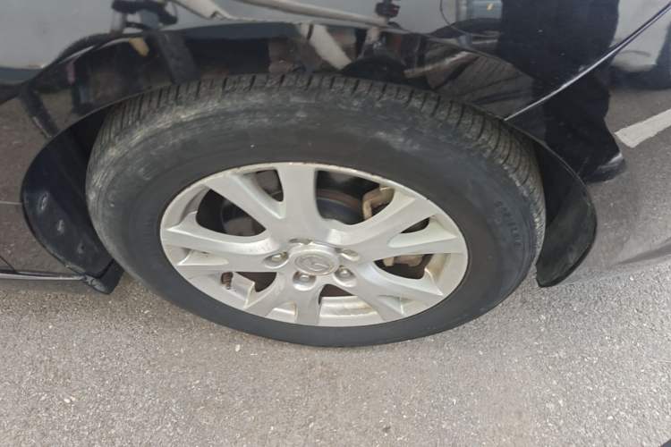 Used Mazda 6 2012 2.0L Automatic Elite Edition Right Front Wheel Hub
