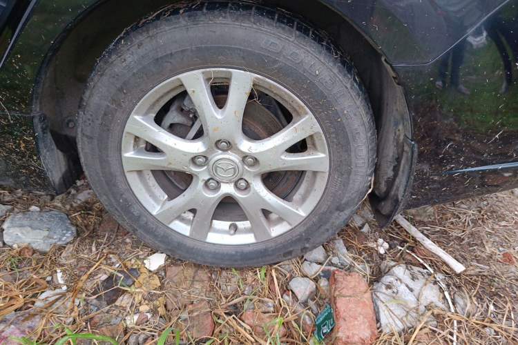 Used Mazda 6 2012 2.0L Automatic Elite Edition Right Front Wheel Hub