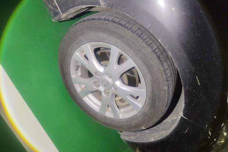 Used Mazda 6 2012 2.0L Automatic Elite Edition Right Front Wheel Hub