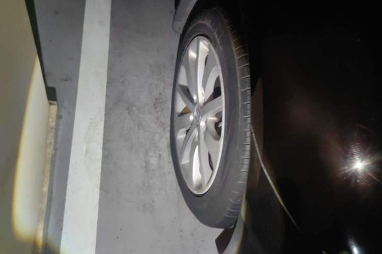 Used Mazda 6 2012 2.0L Automatic Fashion Edition Right Front Wheel Hub