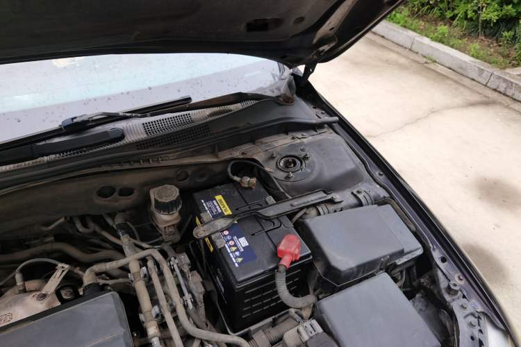 Used Mazda 6 2012 2.0L Automatic Fashion Edition Engine Bay Left