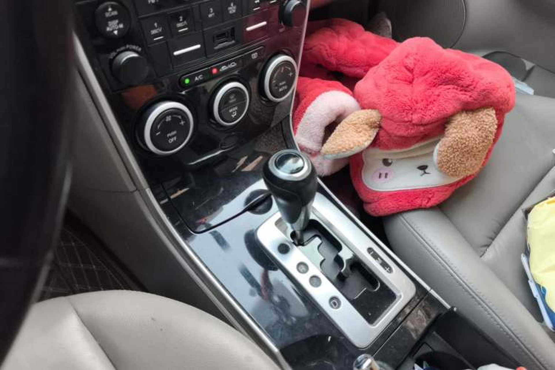 Used Mazda 6 2012 2.0L Automatic Ultra-Luxury Version Gear Lever