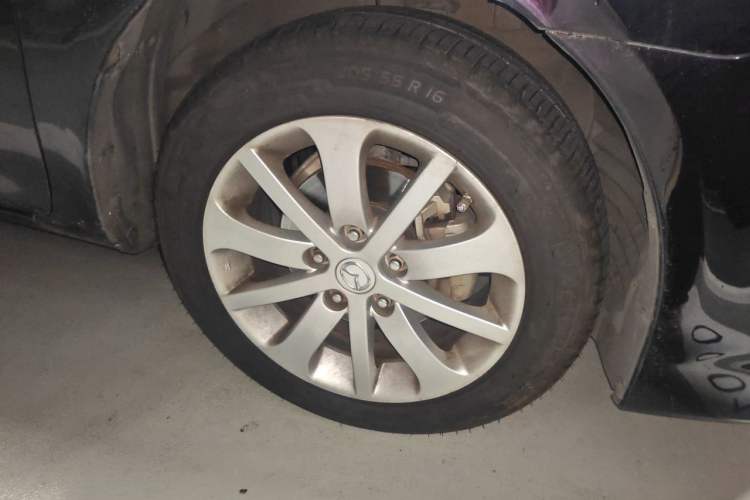 Used Mazda 6 2012 2.0L Automatic Fashion Edition Right Front Wheel Hub