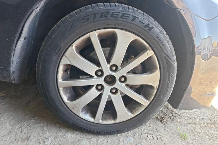 Used Mazda 6 2012 2.0L Automatic Fashion Edition Right Front Wheel Hub
