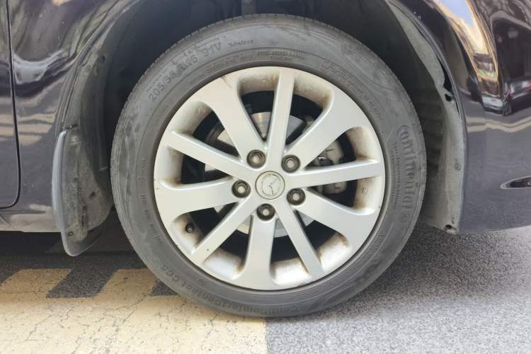 Used Mazda 6 2012 2.0L Automatic Fashion Edition Right Front Wheel Hub
