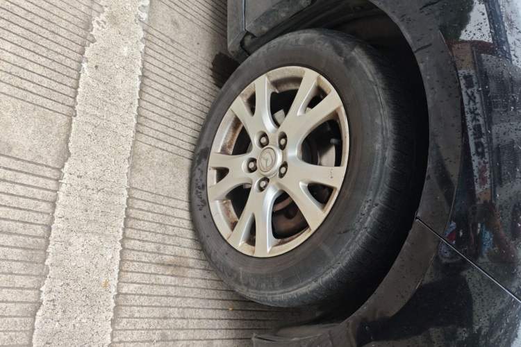 Used Mazda 6 2012 2.0L Automatic Elite Edition Right Front Wheel Hub