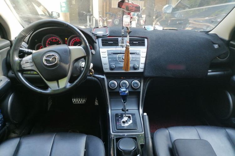 Used Mazda 6 2012 2.0L Automatic Ultra-Luxury Version Center Console