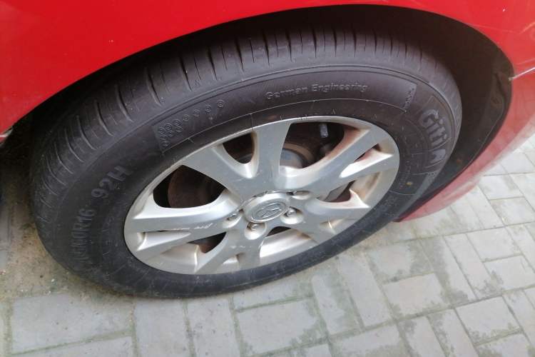 Used Mazda 6 2012 2.0L Automatic Ultra-Luxury Version Right Front Wheel Hub