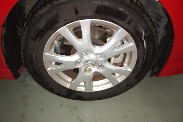 Used Mazda 6 2012 Coupe 2.0L Automatic Elite Edition Right Front Wheel Hub