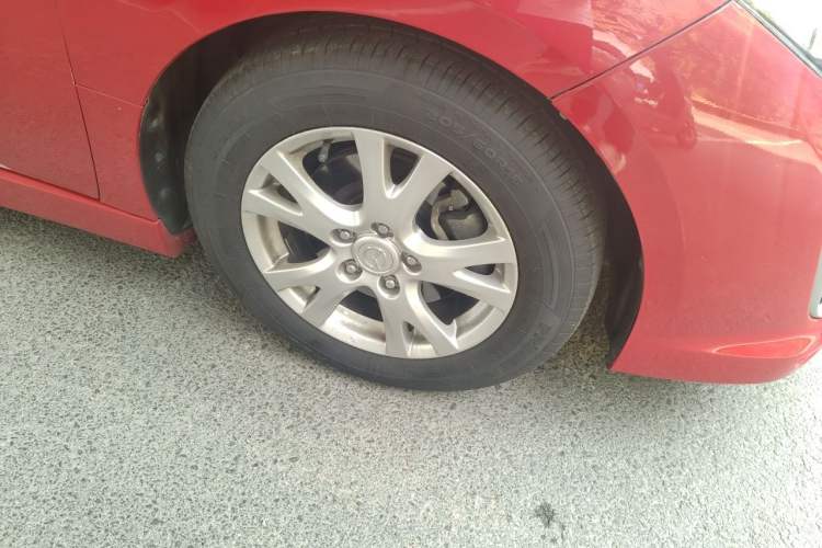 Used Mazda 6 2012 Coupe 2.0L Automatic Elite Edition Right Front Wheel Hub