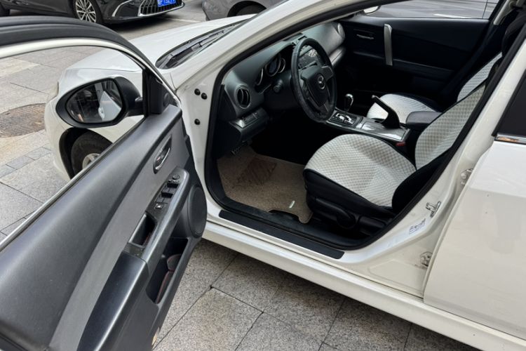 Used Mazda 6 2012 Coupe 2.0L Automatic Elite Edition Interior 4