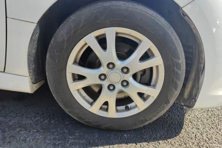Used Mazda 6 2012 Coupe 2.0L Automatic Elite Edition Right Front Wheel Hub