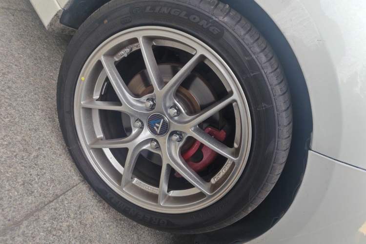Used Mazda 6 2012 Coupe 2.0L Automatic Elite Edition Right Front Wheel Hub