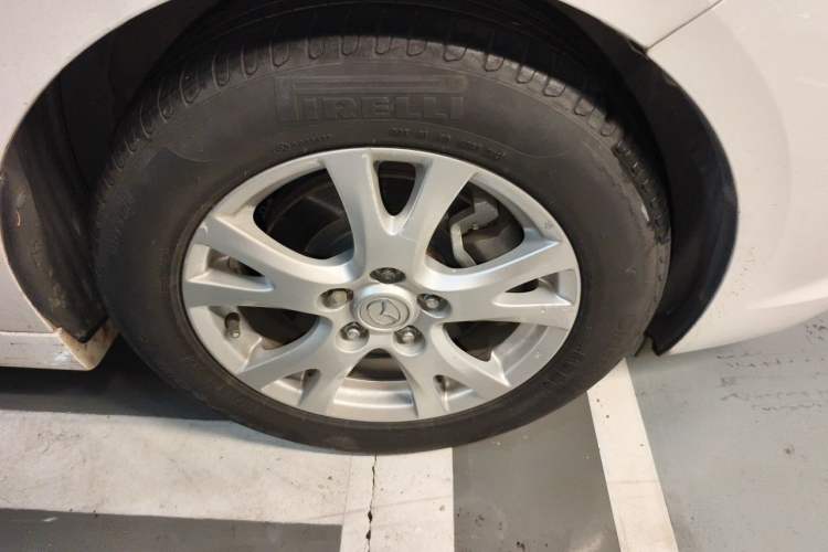 Used Mazda 6 2012 2.0L Automatic Elite Edition Right Front Wheel Hub