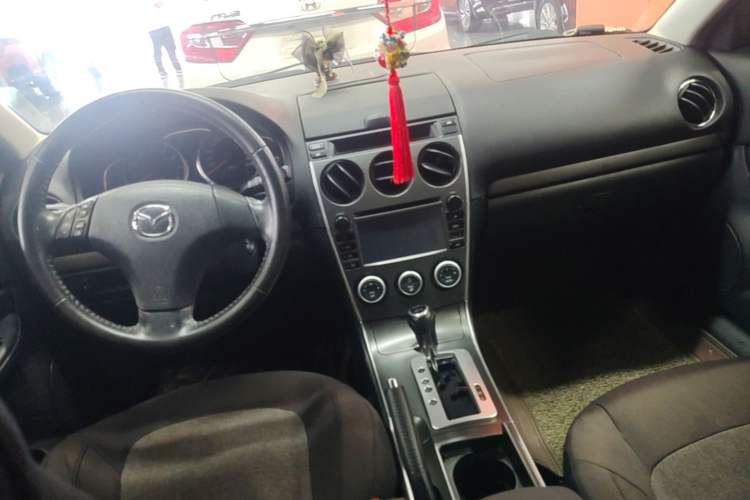 Used Mazda 6 2013 2.0L Automatic Fashion Edition Center Console