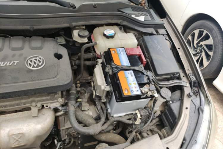 Used Mazda 6 2013 2.0L Automatic Fashion Edition Engine Bay Left