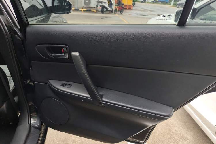 Used Mazda 6 2013 2.0L Automatic Ultra-Luxury Model Interior 6